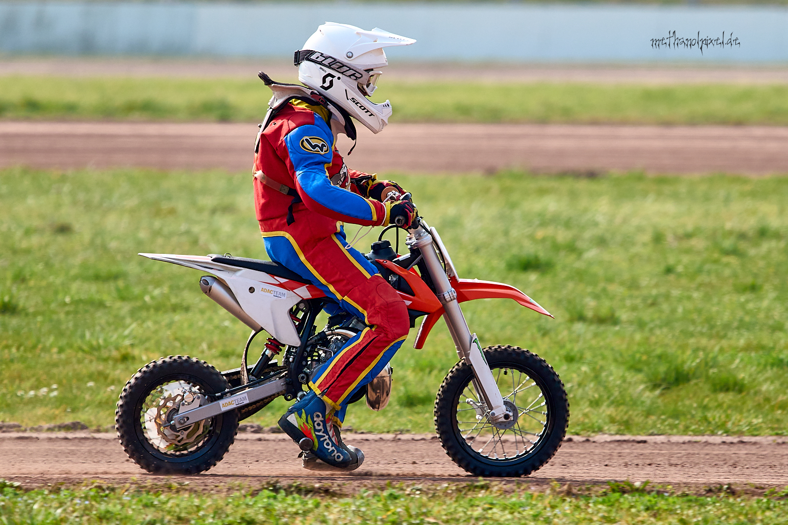 A7403514 jugend 1600