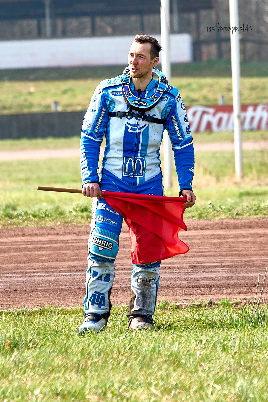 A7403518 dilger fahne 1600