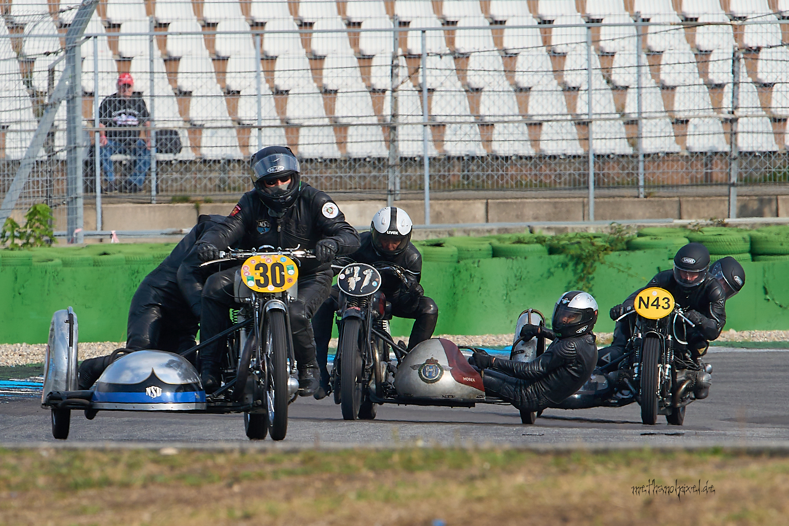 30 71 N43 A7409366 1600